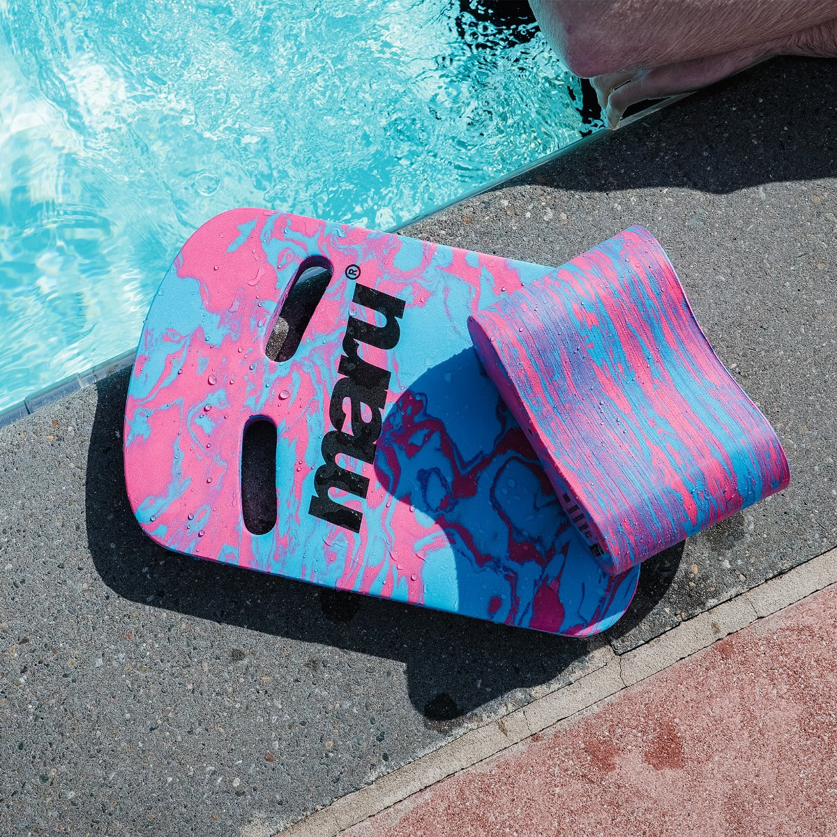 Kickboard - Blauer und rosa Wirbel