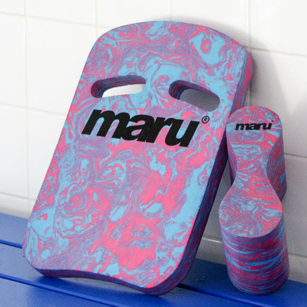 Kickboard - Blauer und rosa Wirbel